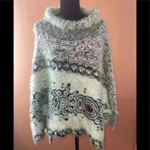 BCBGMAXAZRIA Sweater